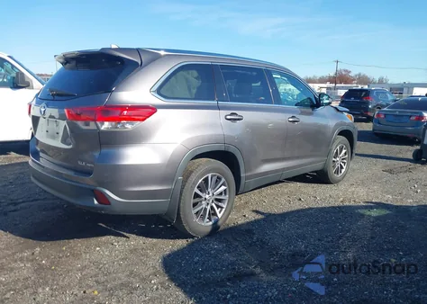 2019 Toyota Highlander Xle из США, поврежденный, VIN 5TDJZRFH4KS715827
